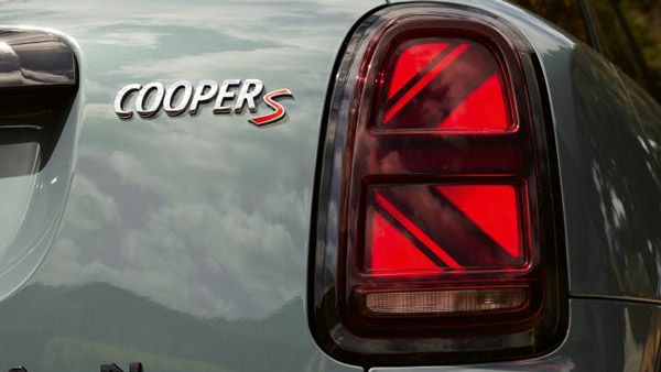 రూ. 42 లక్షల ఖరీదైన కారు కొనుగోలు చేసిన 'జితేంద్ర కుమార్'.. మీరు చూసారా..!!