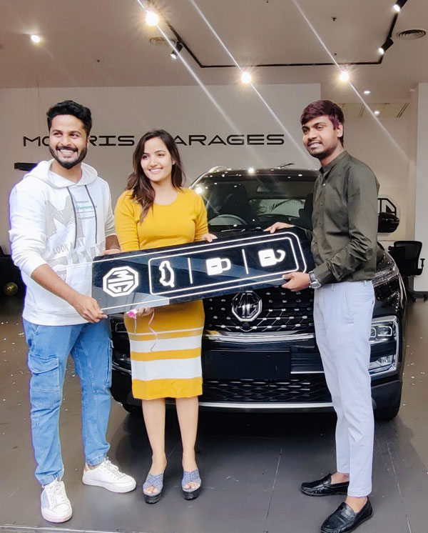 ఖరీదైన కారు కొన్న బిగ్‌బాస్‌ బ్యూటీ 'సిరి హన్మంతు': ధర ఎంతో తెలుసా?