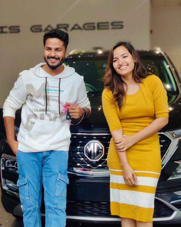 ఖరీదైన కారు కొన్న బిగ్‌బాస్‌ బ్యూటీ 'సిరి హన్మంతు': ధర ఎంతో తెలుసా?