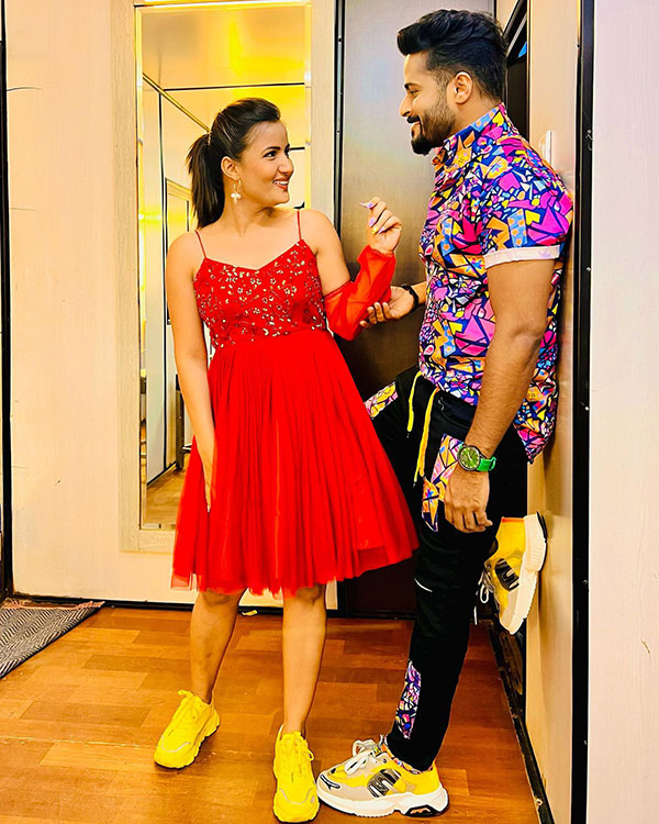 ఖరీదైన కారు కొన్న బిగ్‌బాస్‌ బ్యూటీ 'సిరి హన్మంతు': ధర ఎంతో తెలుసా?