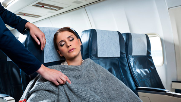 విమానం క్యాబిన్‌లో చలిగా ఉంటుంది.. దీని వెనుక ఉన్న కారణం ఇదే