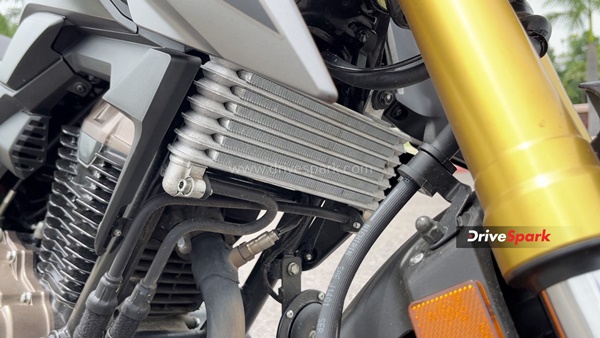 హోండా సిబి300ఎఫ్ టెస్ట్ రైడ్ రివ్యూ.. బోరింగ్ క్లాసిక్ బైక్‌లను పక్కన పెట్టి, ఈ స్పోర్టీ స్ట్రీట్ ఫైటర్‌ను ఎక్కండి..!