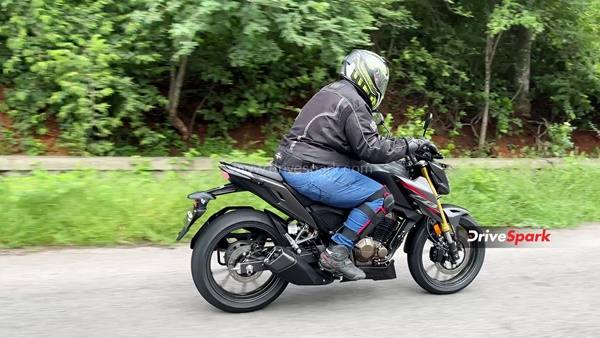 హోండా సిబి300ఎఫ్ టెస్ట్ రైడ్ రివ్యూ.. బోరింగ్ క్లాసిక్ బైక్‌లను పక్కన పెట్టి, ఈ స్పోర్టీ స్ట్రీట్ ఫైటర్‌ను ఎక్కండి..!