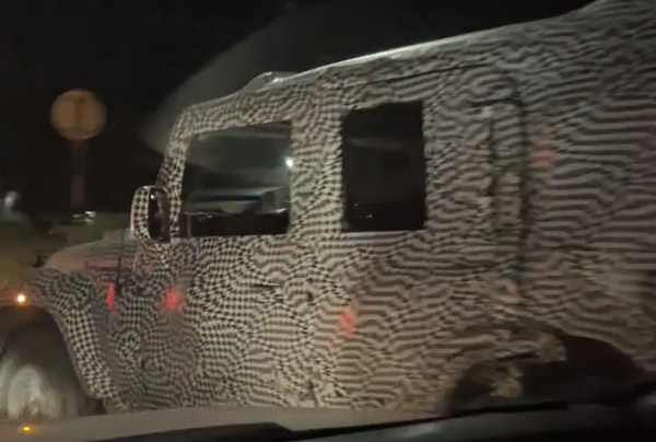 మహీంద్రా థార్ 5-డోర్ వెర్షన్‌ను చూస్తారా.. అయితే ఇవిగో చూసేయండి మొదటి స్పై ఫొటోలు..!