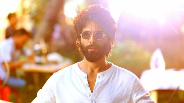 బాలీవుడ్ స్టార్స్ బలే బలే ఖరీదైన బైకులు.. వివరాలు