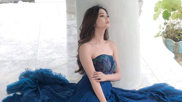 ప్రమాదానికి గురైన టాటా పంచ్: సురక్షితంగా బయటపడిన నటి 'సోమా లైశ్రామ్'