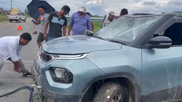 ప్రమాదానికి గురైన టాటా పంచ్: సురక్షితంగా బయటపడిన నటి 'సోమా లైశ్రామ్'