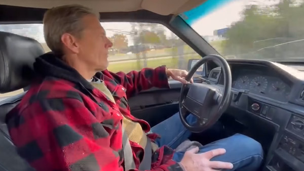 ఇంక ఆ పాత కారు నడిపింది చాలు, ఇందా ఈ కొత్త కారు తీసుకో.. పాత కస్టమర్‌కి కొత్త కారు గిఫ్ట్ ఇచ్చిన వోల్వో!