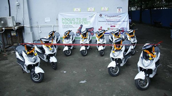 కైనెటిక్ స్కూటర్లు తిరిగొస్తున్నాయ్.. అయితే ఈసారి ఎలక్ట్రిక్ రూపంలో వస్తున్నాయ్..!