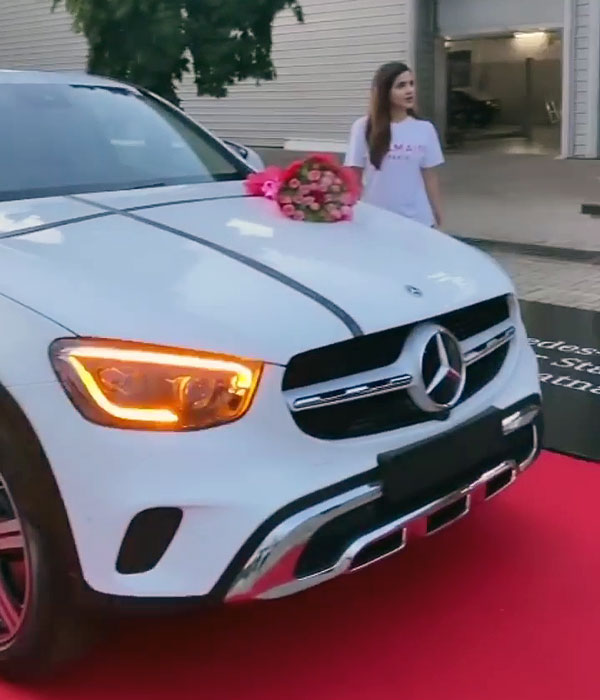 బర్త్ డే గిఫ్ట్‌గా జర్మన్ బ్రాండ్ కారు సొంతం చేసుకున్న జూనియర్ సమంత 'ఆషు రెడ్డి'.. పూర్తి వివరాలు