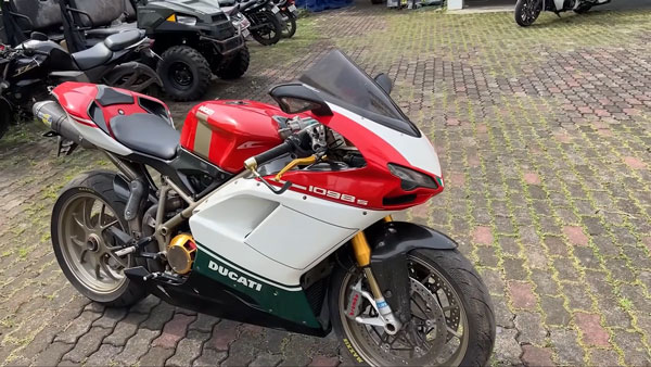 ఏడేళ్లు నిరుపయోగంగా పడి ఉన్న అరుదైన డుకాటీ..