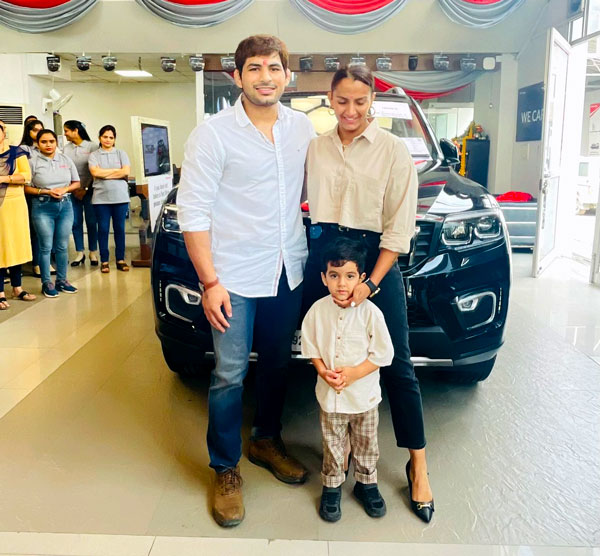 గీతా కుమారి ఫోగట్ ఖాతాలో చేరిన మహీంద్రా స్కార్పియో-ఎన్