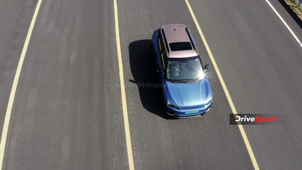 ఎక్స్‌యూవీ400 టెస్ట్ డ్రైవ్ రివ్యూ - ఎప్పుడు వచ్చామన్నది కాదు అన్నయ్యా.. ఎక్కువ రేంజ్ ఇచ్చామా లేదా..!