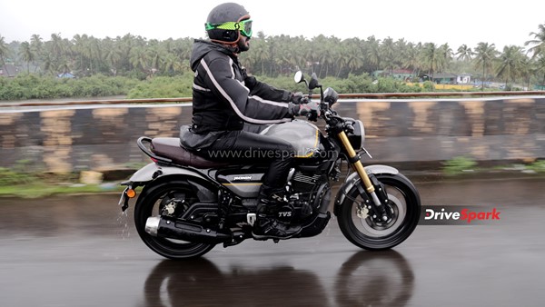 రాయల్ ఎన్‌ఫీల్డ్ హంటర్ 350 vs టీవీఎస్ రోనిన్ - ఇందులో ఏది బెస్ట్?