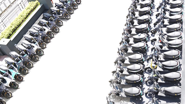 ఇది కదా పండుగంటే.. ఒకే రోజు 250 యూనిట్ల 'ఏథర్ 450ఎక్స్' డెలివరీలు: ఎక్కడనుకుంటున్నారా..?