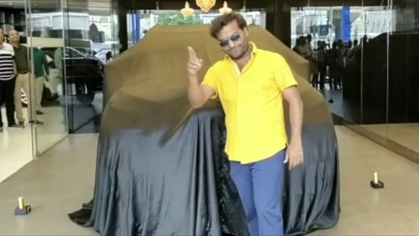 కొత్త కారు కొనుగోలుతో రచ్చరచ్చ చేసిన రచ్చ రవి [వీడియో].. ఇంతకీ ఆ కారు ఏదో తెలుసా?