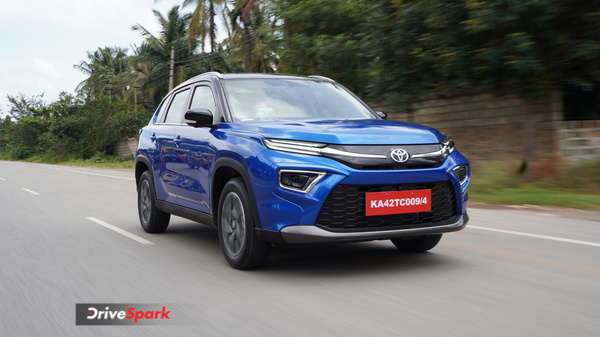 హైరైడర్ డెలివరీలు మొదలయ్యాయ్.. టొయోట కస్టమర్లకు ఇక పండుగే