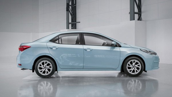 భారతదేశంలో మొట్టమొదటి ఫ్లెక్స్-ఫ్యూయెల్ ఇంజన్ కరోలా ఆల్టిస్ హైబ్రిడ్‌ను ప్రవేశపెట్టిన టొయోటా!