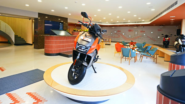 హీరో విడా ఫస్ట్ ఎక్స్‌పీరియన్స్ సెంటర్