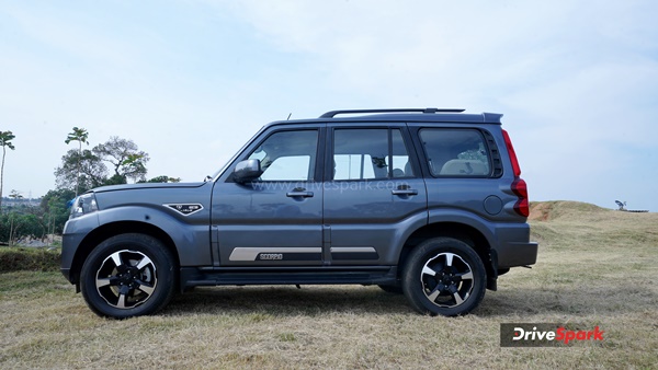 మాస్ పర్ఫామెన్స్ అందించే క్లాస్ ఎస్‌యువి.. మహీంద్రా స్కార్పియో క్లాసిక్ రివ్యూ: ఎక్కడా తగ్గేదే లే 