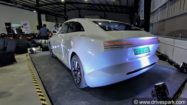 సరికొత్త ఎలక్ట్రిక్ ఎస్‌యూవీ టీజర్‌ను ఆవిష్కరించిన ప్రవైగ్ డైనమిక్స్.. పాత సెడాన్ అటకెక్కినట్లేనా..?