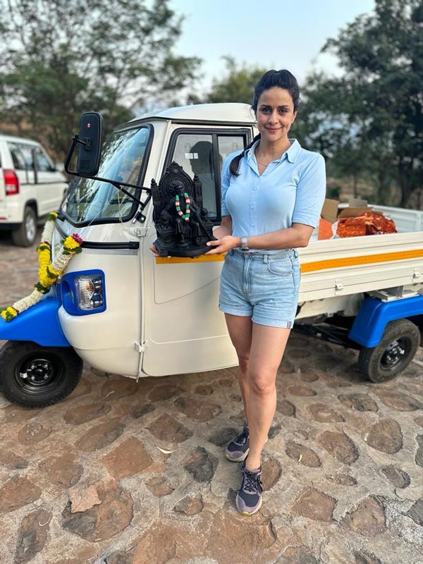 ఎలక్ట్రిక్ ఆటో రిక్షా కొనుగోలు చేసిన గుల్‌ పనాగ్‌