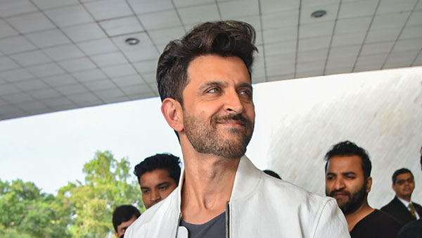 హృతిక్ రోషన్ కార్ల ప్రపంచం: రోల్స్ రాయిస్ నుంచి 1966 ఫోర్డ్ ముస్టాంగ్ వరకు.. హృతిక్ రోషన్ కార్ల ప్రపంచం: రోల్స్ రాయిస్ నుంచి 1966 ఫోర్డ్ ముస్టాంగ్ వరకు..