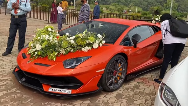 Lamborghini Aventador