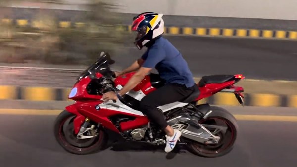 Pak cricketer babar azam bike riding video 