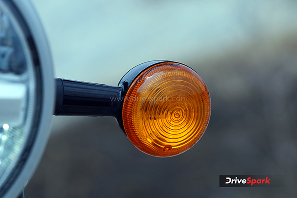 Royal Enfield Super Meteor 650 turn indicator 