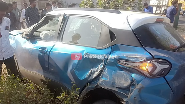 Customer crashes tata punch car during test drive 