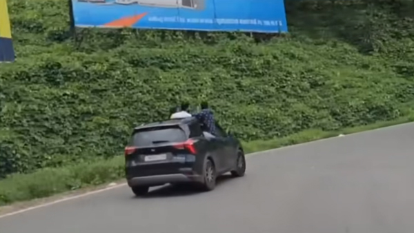 Mahindra-XUV700-Passengers-Ride-Dangerously Mahindra-XUV700-Passengers-Ride-Dangerously
