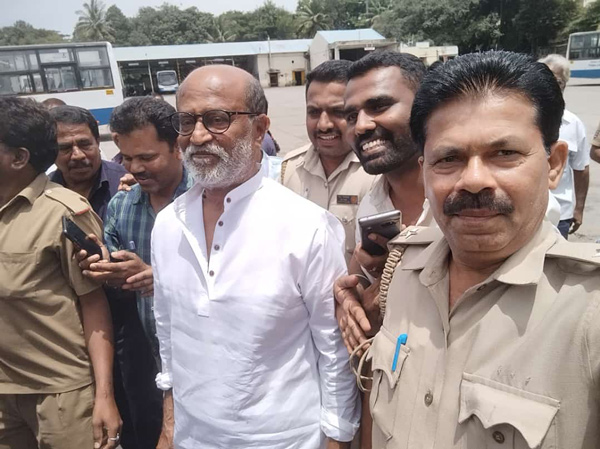 Rajinikanth-Surprise-Visit