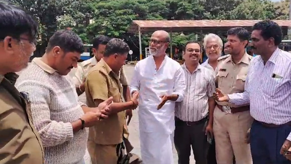 Rajinikanth-Surprise-Visit