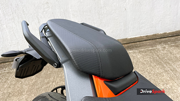 KTM-390-Duke-2024
