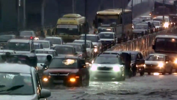 Huge-Traffic-Jam-In-Hyderabad Huge-Traffic-Jam-In-Hyderabad