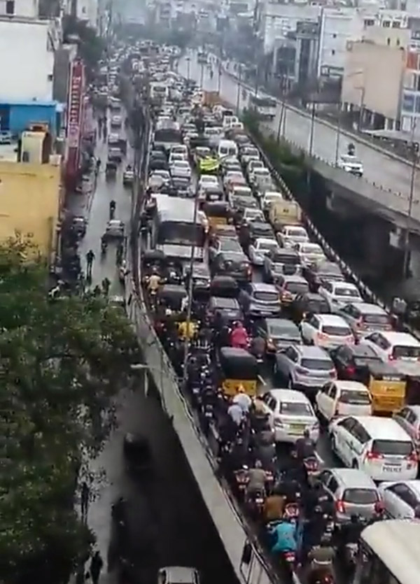 Huge-Traffic-Jam-In-Hyderabad Huge-Traffic-Jam-In-Hyderabad