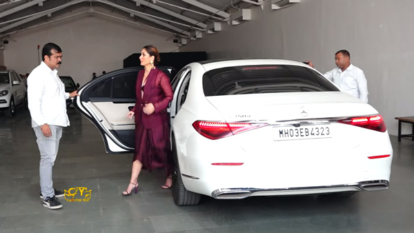  kareena kapoor seen in Mercedes Benz S350D 