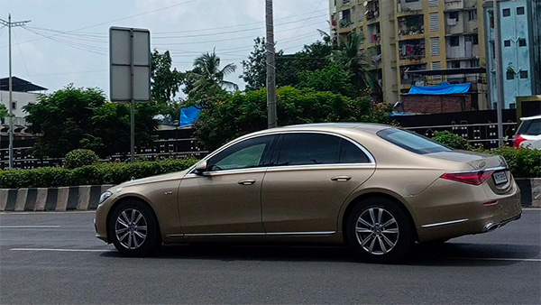 Mukesh ambani convoy added with gold colour benz 