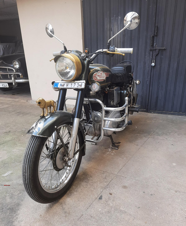 Royal-Enfield-Bullet