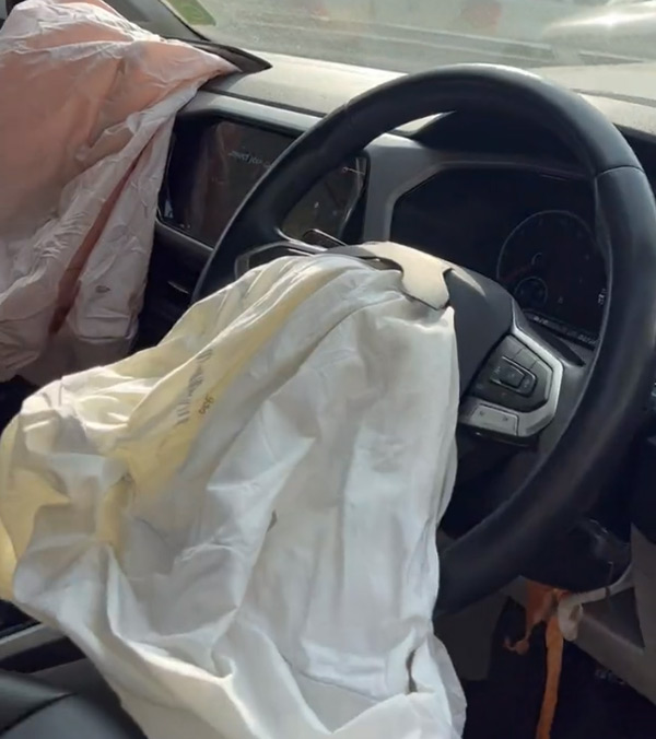 volkswagen taigun car hits tree at 80 kmph spee