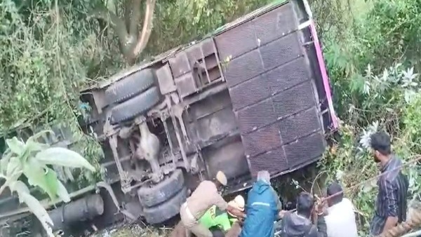 Tourist bus falls into gorge in Tamilnadu Tourist bus falls into gorge in Tamilnadu