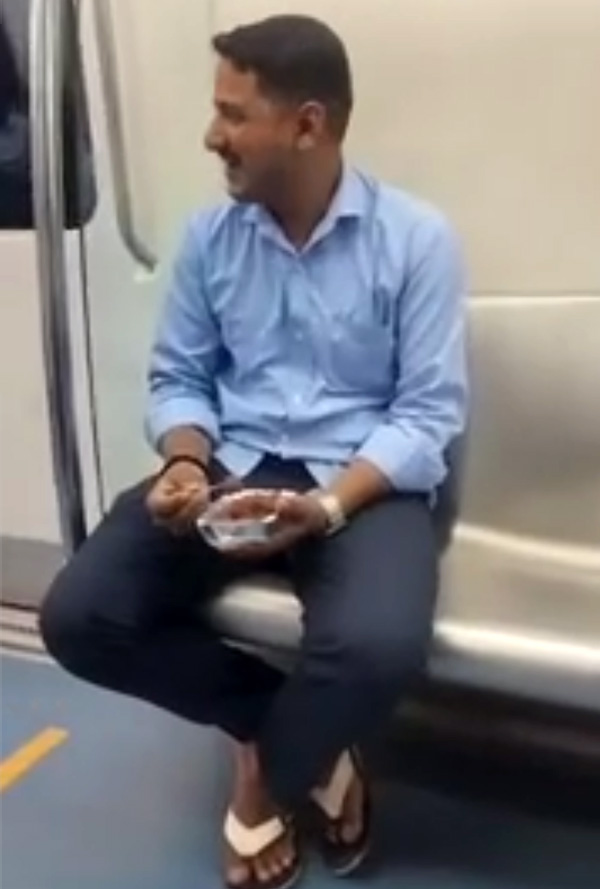 Eating-Gobi-Manchurian-In-Metro