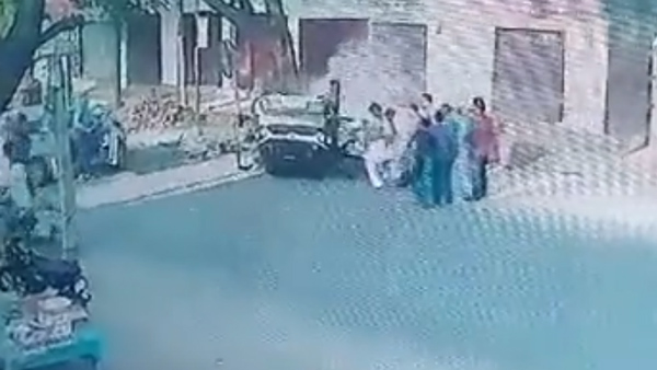 Tata nexon and hyundai i20 hatchback accident