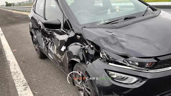 tata altroz accident on delhi mumbai expressway