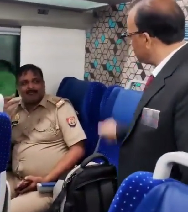 Police-Inspector-In-Vande-Bharat-Without-Ticket