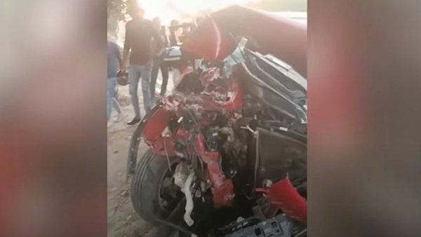 BMW 3 series car crashed guard rail video