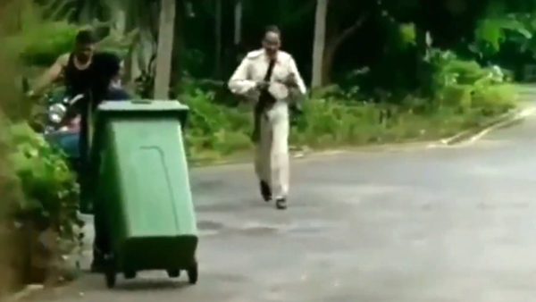 MS-Dhoni-Lift-To-Security-Guard