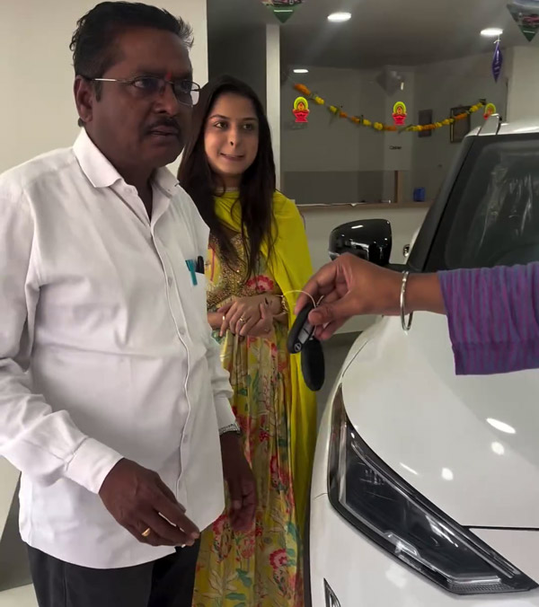 Nissan-Magnite-Gift-To-Dad