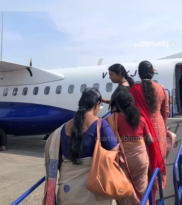 Headmaster-Took-Students-In-Kerala